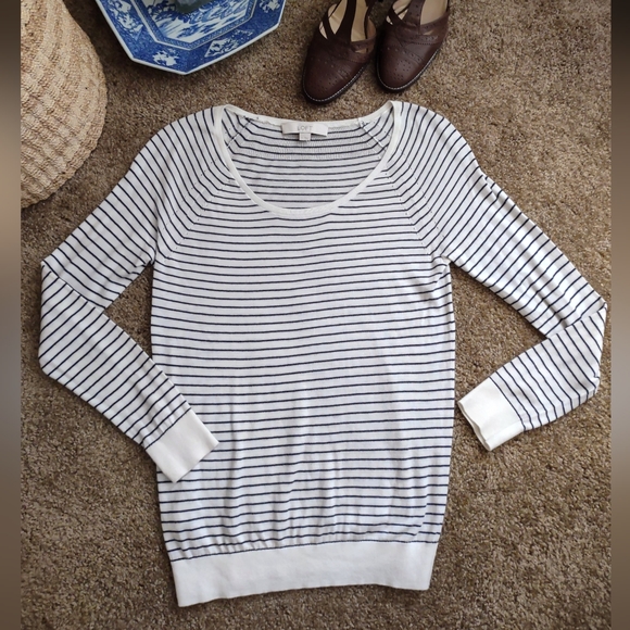 LOFT by Ann Taylor White and Navy Raglan Sleeve Scoop Neck Sweater Sz. S - Picture 1 of 4